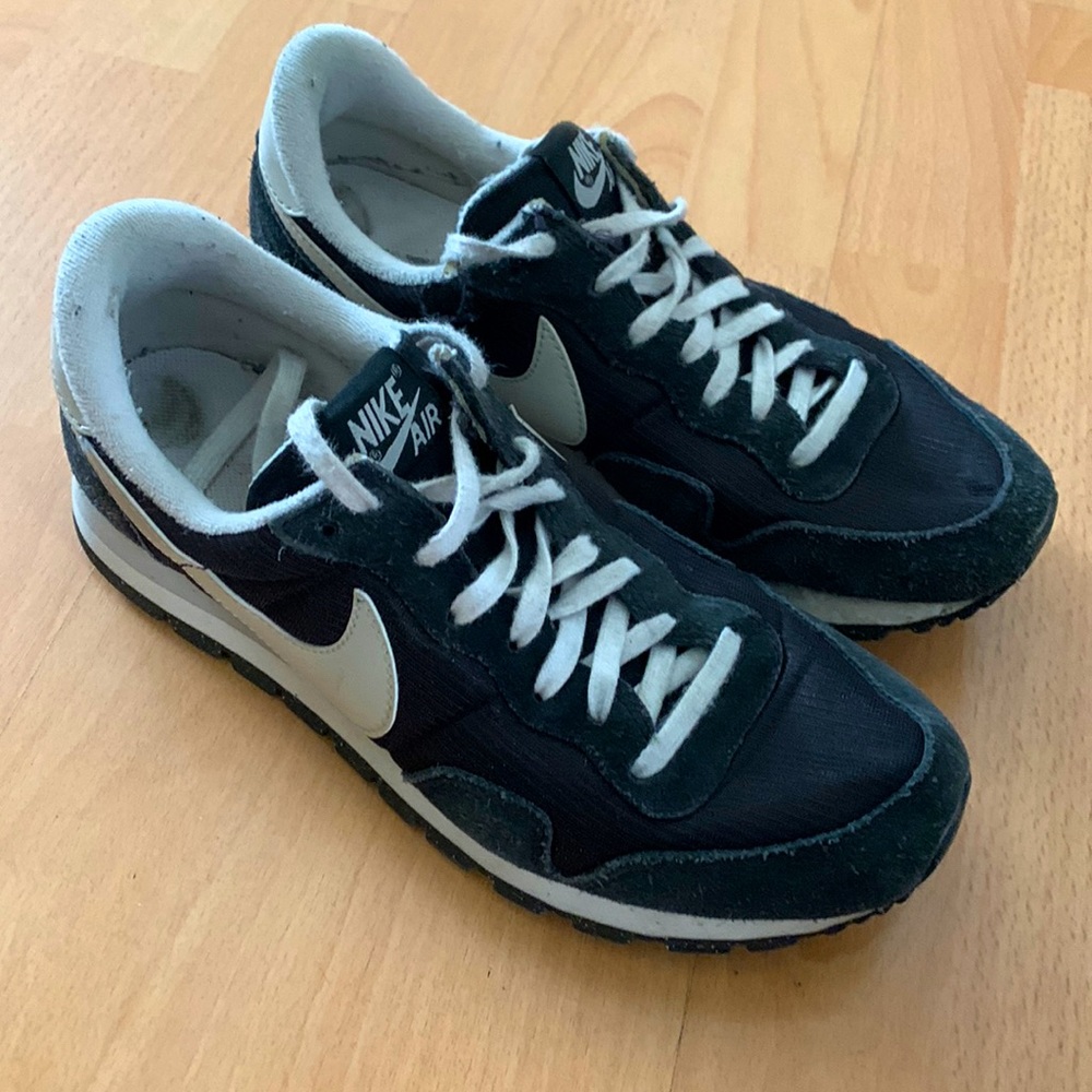 Nike Air casual sneaker // size 8